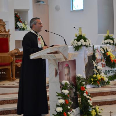 23 august: Bacău: Familia - dar şi speranţă