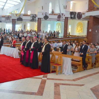 23 august: Bacău: Familia - dar şi speranţă