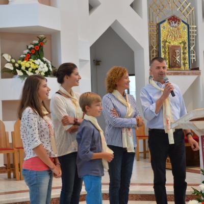 23 august: Bacău: Familia - dar şi speranţă
