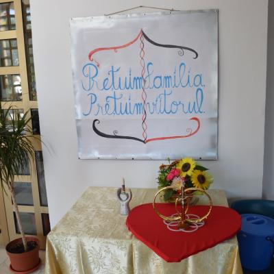 23 august: Bacău: Familia - dar şi speranţă