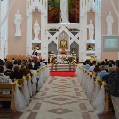 23 august: Bacău: Familia - dar şi speranţă