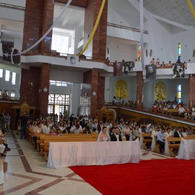 23 august: Bacău: Familia - dar şi speranţă