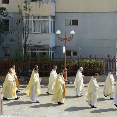23 august: Bacău: Familia - dar şi speranţă