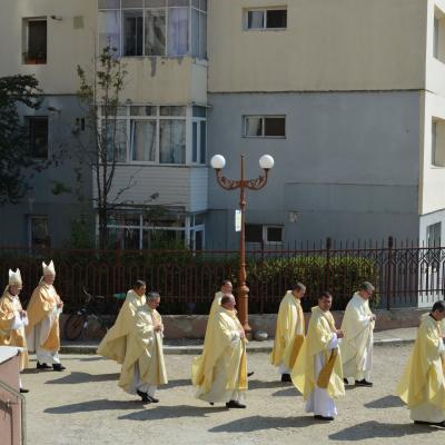 23 august: Bacău: Familia - dar şi speranţă