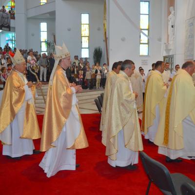 23 august: Bacău: Familia - dar şi speranţă