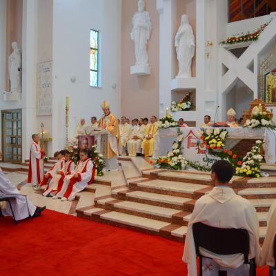 23 august: Bacău: Familia - dar şi speranţă
