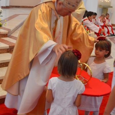 23 august: Bacău: Familia - dar şi speranţă