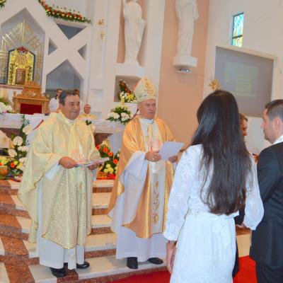 23 august: Bacău: Familia - dar şi speranţă