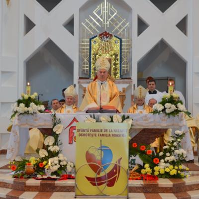 23 august: Bacău: Familia - dar şi speranţă