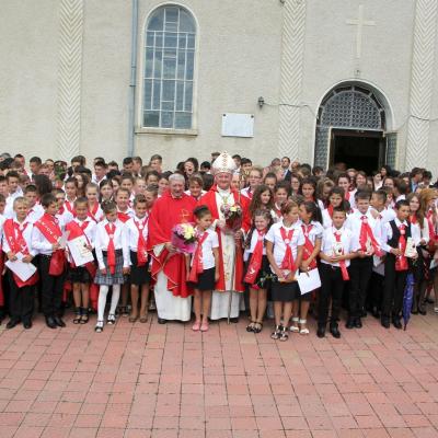 24 august: Barticeşti: Administrarea sacramentului sfântului Mir