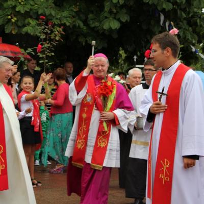 24 august: Barticeşti: Administrarea sacramentului sfântului Mir