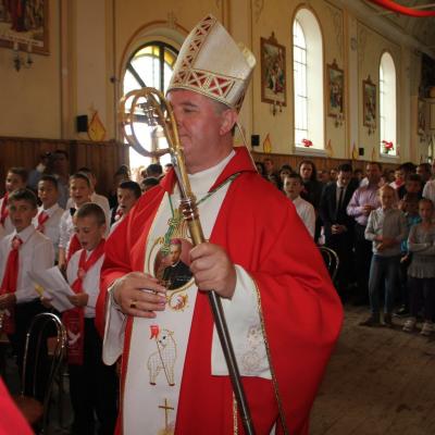 24 august: Barticeşti: Administrarea sacramentului sfântului Mir