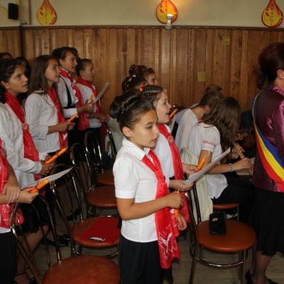 24 august: Barticeşti: Administrarea sacramentului sfântului Mir