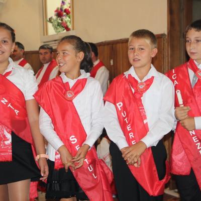 24 august: Barticeşti: Administrarea sacramentului sfântului Mir
