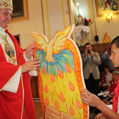 24 august: Barticeşti: Administrarea sacramentului sfântului Mir