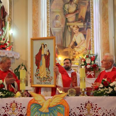 24 august: Barticeşti: Administrarea sacramentului sfântului Mir