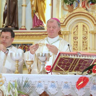 8 septembrie: Huşi-Corni: PS Aurel Percă la hramul comunităţii