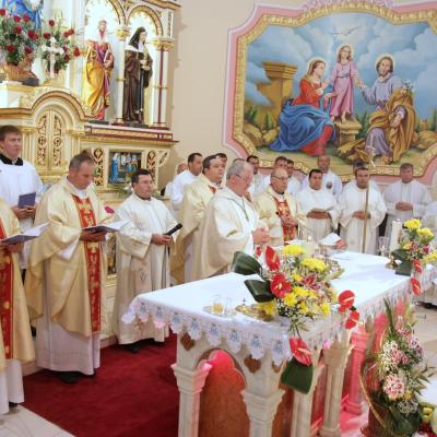 8 septembrie: Huşi-Corni: PS Aurel Percă la hramul comunităţii