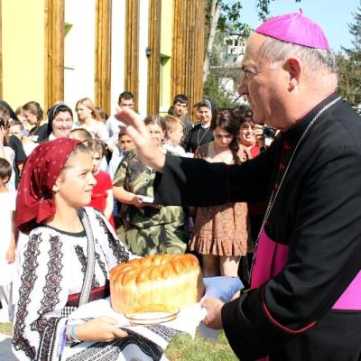 9 septembrie: Rădăuţi: Inaugurarea Centrului "Maria Ward"