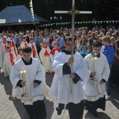 13 septembrie: Bacău "Sfânta Cruce": Sfinţirea bisericii, consacrarea altarului şi hramul comunităţii