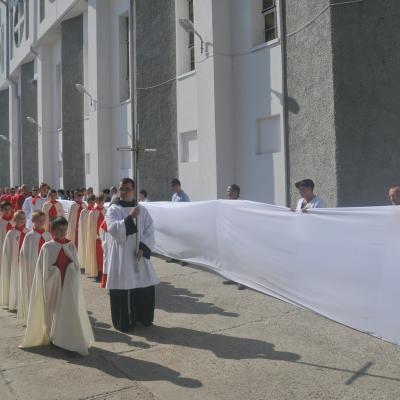 13 septembrie: Bacău "Sfânta Cruce": Sfinţirea bisericii, consacrarea altarului şi hramul comunităţii