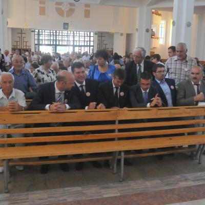 13 septembrie: Bacău "Sfânta Cruce": Sfinţirea bisericii, consacrarea altarului şi hramul comunităţii