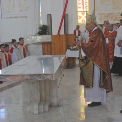 13 septembrie: Bacău "Sfânta Cruce": Sfinţirea bisericii, consacrarea altarului şi hramul comunităţii