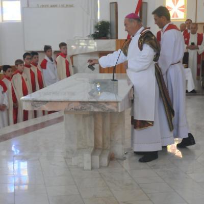 13 septembrie: Bacău "Sfânta Cruce": Sfinţirea bisericii, consacrarea altarului şi hramul comunităţii