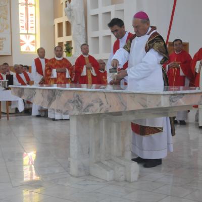 13 septembrie: Bacău "Sfânta Cruce": Sfinţirea bisericii, consacrarea altarului şi hramul comunităţii