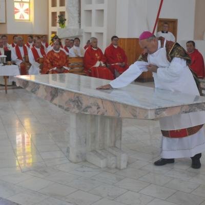 13 septembrie: Bacău "Sfânta Cruce": Sfinţirea bisericii, consacrarea altarului şi hramul comunităţii