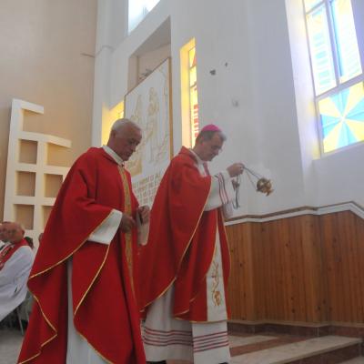 13 septembrie: Bacău "Sfânta Cruce": Sfinţirea bisericii, consacrarea altarului şi hramul comunităţii