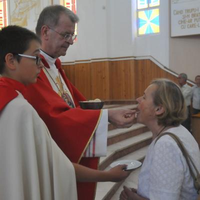 13 septembrie: Bacău "Sfânta Cruce": Sfinţirea bisericii, consacrarea altarului şi hramul comunităţii