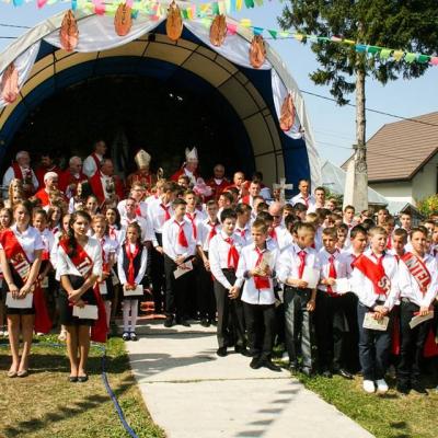 14 septembrie: Oneşti: Altfel de Rusalii