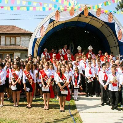 14 septembrie: Oneşti: Altfel de Rusalii