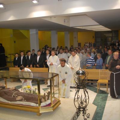 14-19 septembrie: Oneşti: Exerciţii spirituale şi profesiune solemnă la fraţii capucini