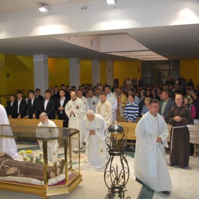 14-19 septembrie: Oneşti: Exerciţii spirituale şi profesiune solemnă la fraţii capucini