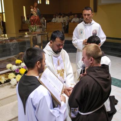 14-19 septembrie: Oneşti: Exerciţii spirituale şi profesiune solemnă la fraţii capucini