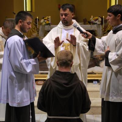14-19 septembrie: Oneşti: Exerciţii spirituale şi profesiune solemnă la fraţii capucini