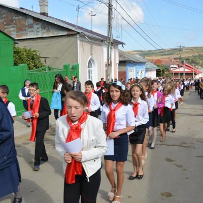 28 septembrie: Răducăneni: Administrarea Mirului. Foto: Ovidiu Bişog