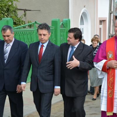 28 septembrie: Răducăneni: Administrarea Mirului. Foto: Ovidiu Bişog