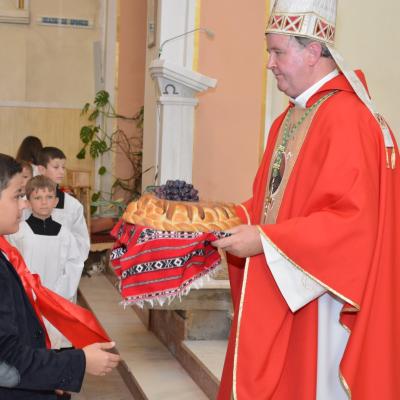 28 septembrie: Răducăneni: Administrarea Mirului. Foto: Ovidiu Bişog