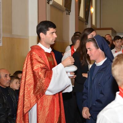 28 septembrie: Răducăneni: Administrarea Mirului. Foto: Ovidiu Bişog