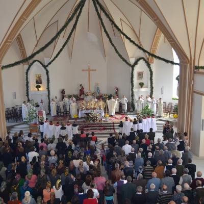 29 septembrie: Satu Nou (BC): PS Aurel Percă la inaugurarea bisericii noi