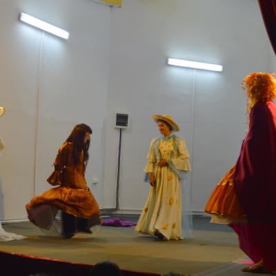 30 septembrie: Bacău: Lansarea cărţii Dinspre două anotimpuri