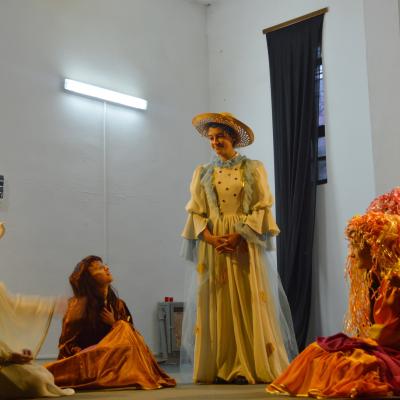 30 septembrie: Bacău: Lansarea cărţii Dinspre două anotimpuri