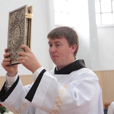 4 octombrie: Roman: Sfinţire de diaconi la Institutul Teologic Franciscan. Foto: Marius Blaj