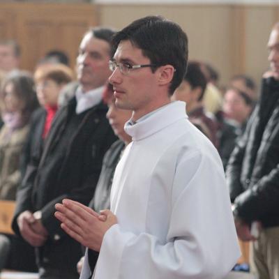 4 octombrie: Roman: Sfinţire de diaconi la Institutul Teologic Franciscan. Foto: Marius Blaj