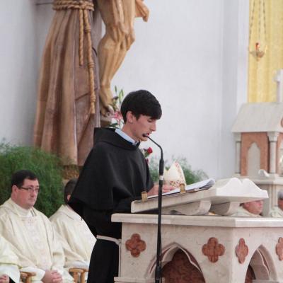 4 octombrie: Roman: Sfinţire de diaconi la Institutul Teologic Franciscan. Foto: Marius Blaj