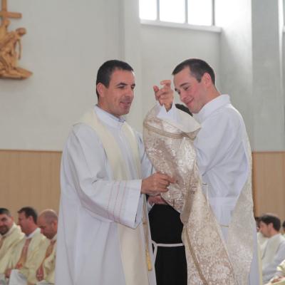 4 octombrie: Roman: Sfinţire de diaconi la Institutul Teologic Franciscan. Foto: Marius Blaj