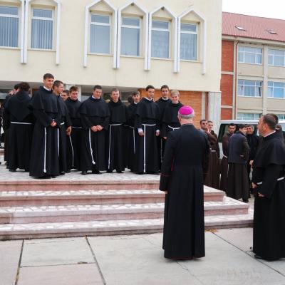 4 octombrie: Roman: Sfinţire de diaconi la Institutul Teologic Franciscan. Foto: Emilian Lupu